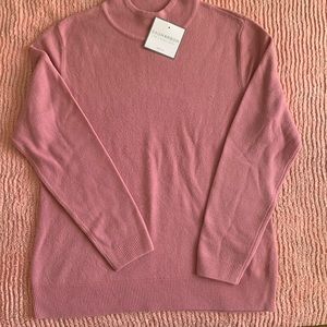 NWT Sag Harbor long sleve sweater. Beautiful mauve color